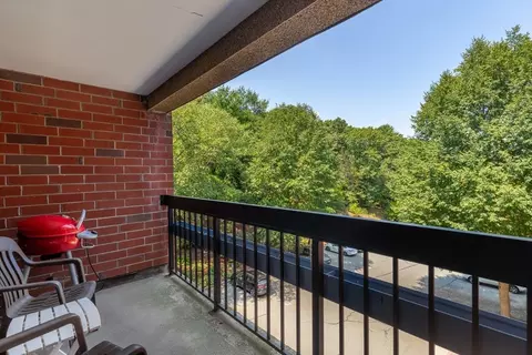 Exterior - 4 Summit Dr #414, Reading, MA 01867 photo 3 of 4