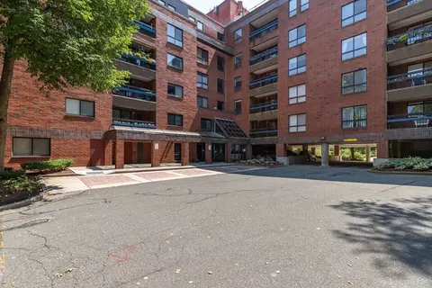 Exterior - 4 Summit Dr #414, Reading, MA 01867 photo 1 of 4