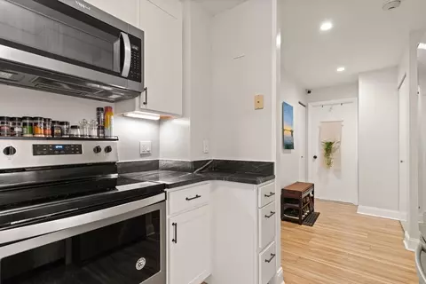 Kitchen - 4 Summit Dr #414, Reading, MA 01867 photo 3 of 5