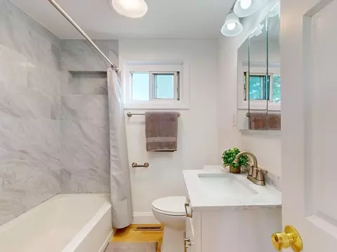 606 Pokross St, Fall River, MA 02724 photo 11