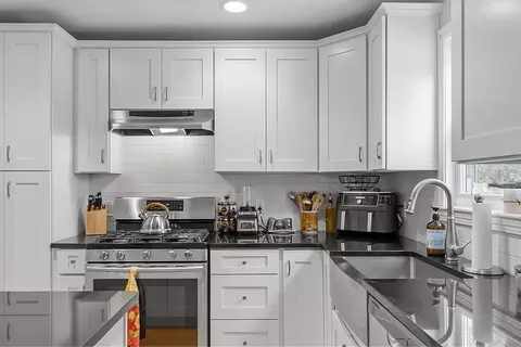 266 Walnut St, Saugus, MA 01906 photo 9