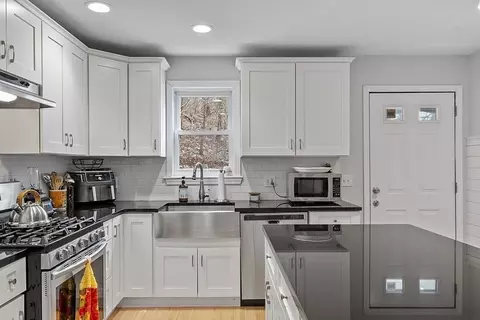 266 Walnut St, Saugus, MA 01906 photo 10