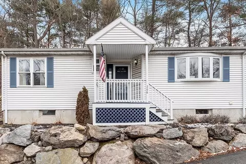 266 Walnut St, Saugus, MA 01906 photo 2