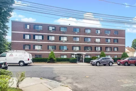 35 Glencoe St #26, Boston, MA 02135