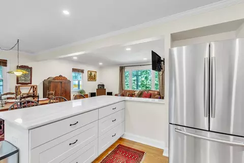Kitchen - 4 Colonial Rd, Sutton, MA 01590 photo 5 of 6