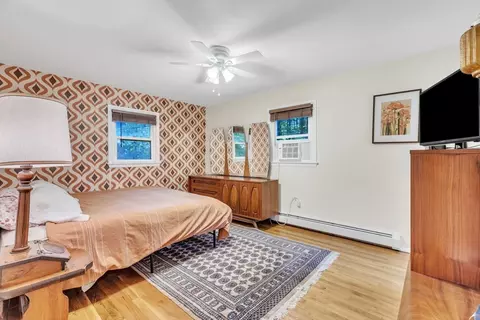 Bedroom - 4 Colonial Rd, Sutton, MA 01590 photo 2 of 6