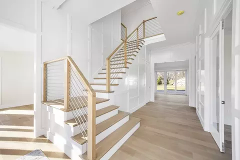 Entry Way - 2 Back Shore Pl, Gloucester, MA 01930 photo 1 of 1