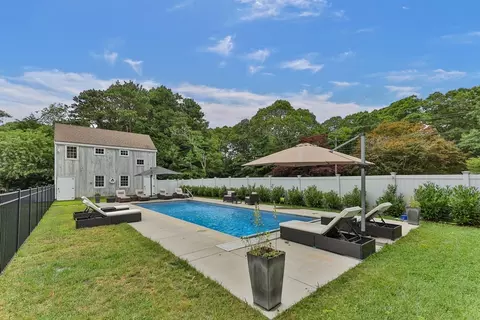 20 Ralyn Rd, Barnstable, MA 02635