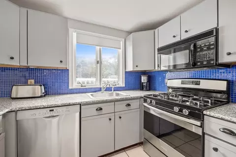 Kitchen - 20 Ralyn Rd, Barnstable, MA 02635 photo 2 of 4