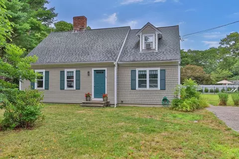 Exterior - 20 Ralyn Rd, Barnstable, MA 02635 photo 4 of 8