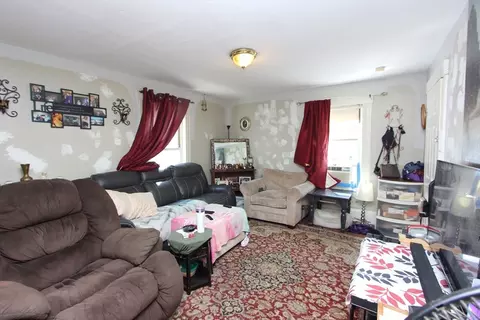 506 Gorham St, Lowell, MA 01852 photo 3