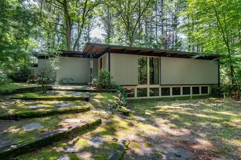 195 Thayer Farm, Attleboro, MA 02703