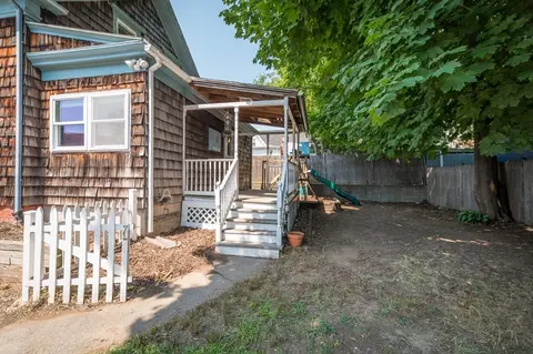 22 Oak St, Danvers, MA 01923 photo 25