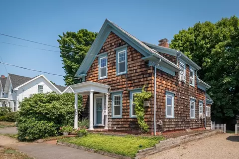 22 Oak St, Danvers, MA 01923 photo 2