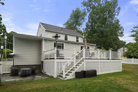 Exterior - 72 Hartshorn St, Reading, MA 01867 photo 4 of 6