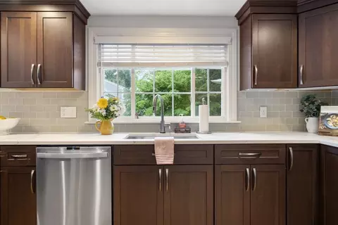 Kitchen - 72 Hartshorn St, Reading, MA 01867 photo 4 of 6
