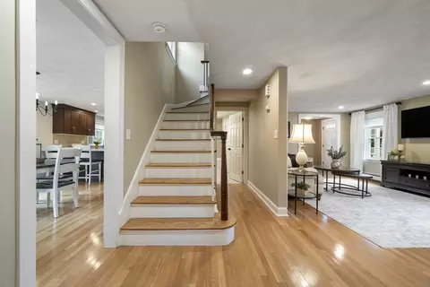 Entry Way - 72 Hartshorn St, Reading, MA 01867 photo 2 of 2