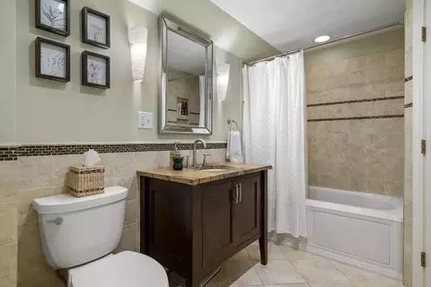 Bath - 72 Hartshorn St, Reading, MA 01867 photo 1 of 3