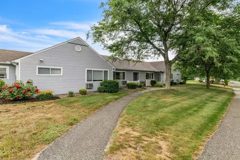 123 Outer Dr #123, Chicopee, MA 01022