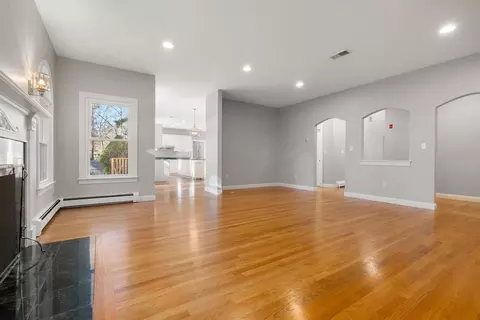 370 West St, Dedham, MA 02026 photo 4