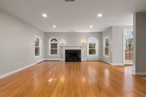 370 West St, Dedham, MA 02026 photo 3