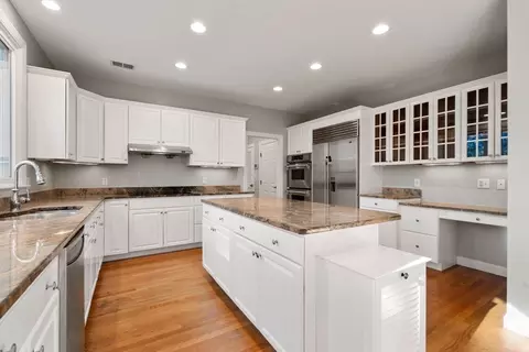 370 West St, Dedham, MA 02026 photo 7
