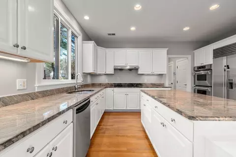 370 West St, Dedham, MA 02026 photo 6