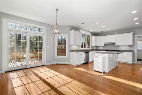 370 West St, Dedham, MA 02026 photo 8