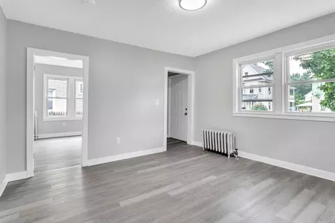 Living - 17-19 Laurel St, Springfield, MA 01107 photo 3 of 4
