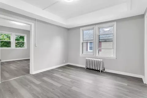Living - 17-19 Laurel St, Springfield, MA 01107 photo 4 of 4