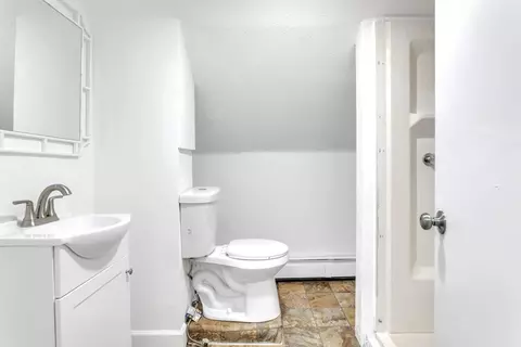Bath - 17-19 Laurel St, Springfield, MA 01107 photo 3 of 3