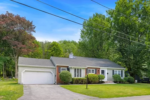 7 Sherry Dr, Andover, MA 01810