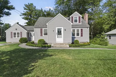 7 Cummings Rd, Tyngsborough, MA 01879