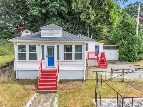 25 Pratt St, Saugus, MA 01906