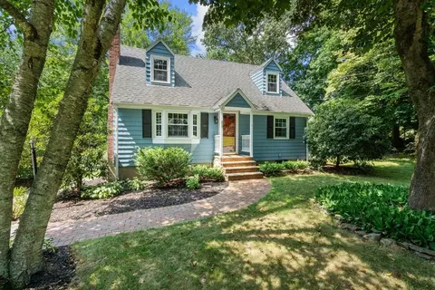 875 South St, Walpole, MA 02081