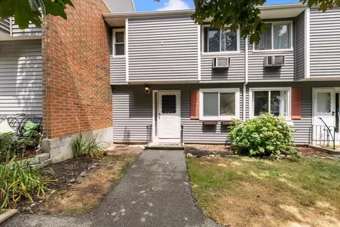52 Glen Devin St #52, Amesbury, MA 01913