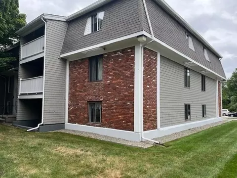 220 Bedford St #38-D2, Bridgewater, MA 02324