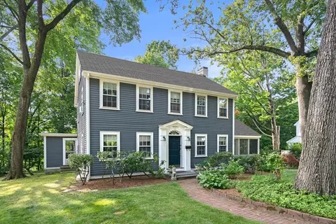 17 Colburn Rd, Wellesley, MA 02481
