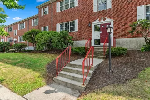 144 Lake Shore Rd #1, Boston, MA 02135