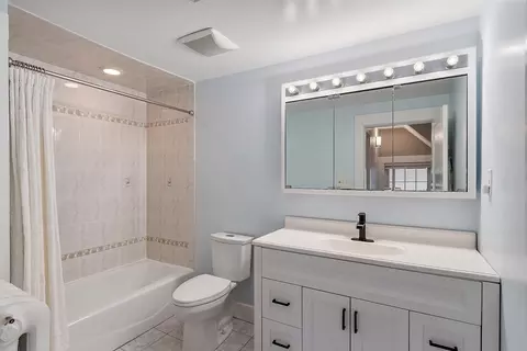 Bath - 45 Chute St, Reading, MA 01867 photo 2 of 2