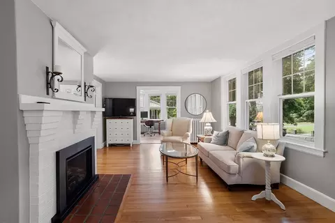 Living - 45 Chute St, Reading, MA 01867 photo 1 of 2