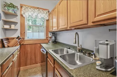 9 Burman Ave, Worcester, MA 01605 photo 17