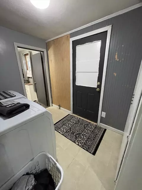101 Laurence St, Springfield, MA 01104 photo 14