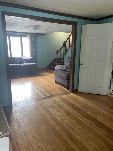 101 Laurence St, Springfield, MA 01104 photo 7