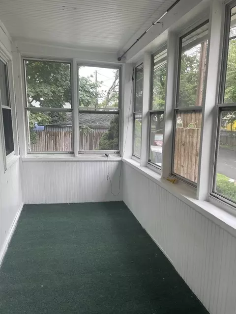 101 Laurence St, Springfield, MA 01104 photo 3