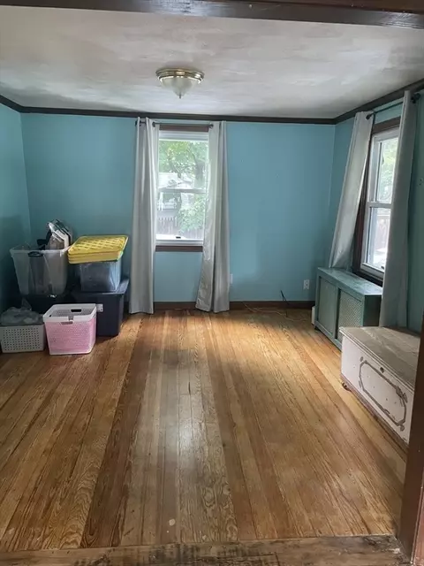 101 Laurence St, Springfield, MA 01104 photo 8