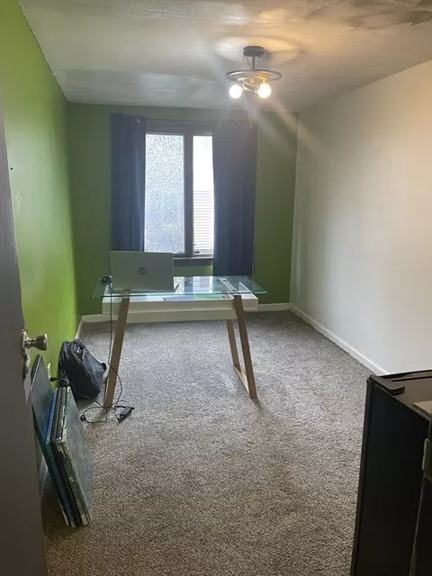 101 Laurence St, Springfield, MA 01104 photo 12