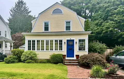 39 Wood Ter, Framingham, MA 01702