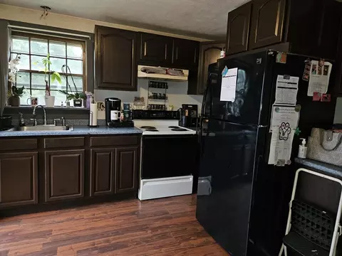 37 3rd St #A, Webster, MA 01570 photo 5
