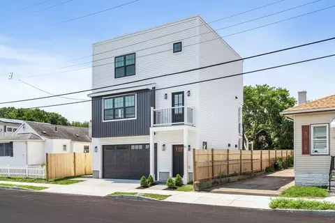 51 Buttonwood Rd, Dartmouth, MA 02748